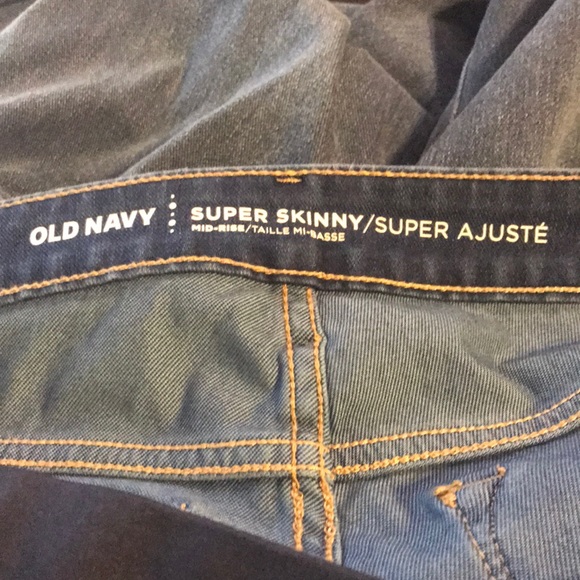 NWT Women’s 8 Old Navy Skinny Mid Rise Jeans 👖❤️ - Picture 4 of 6